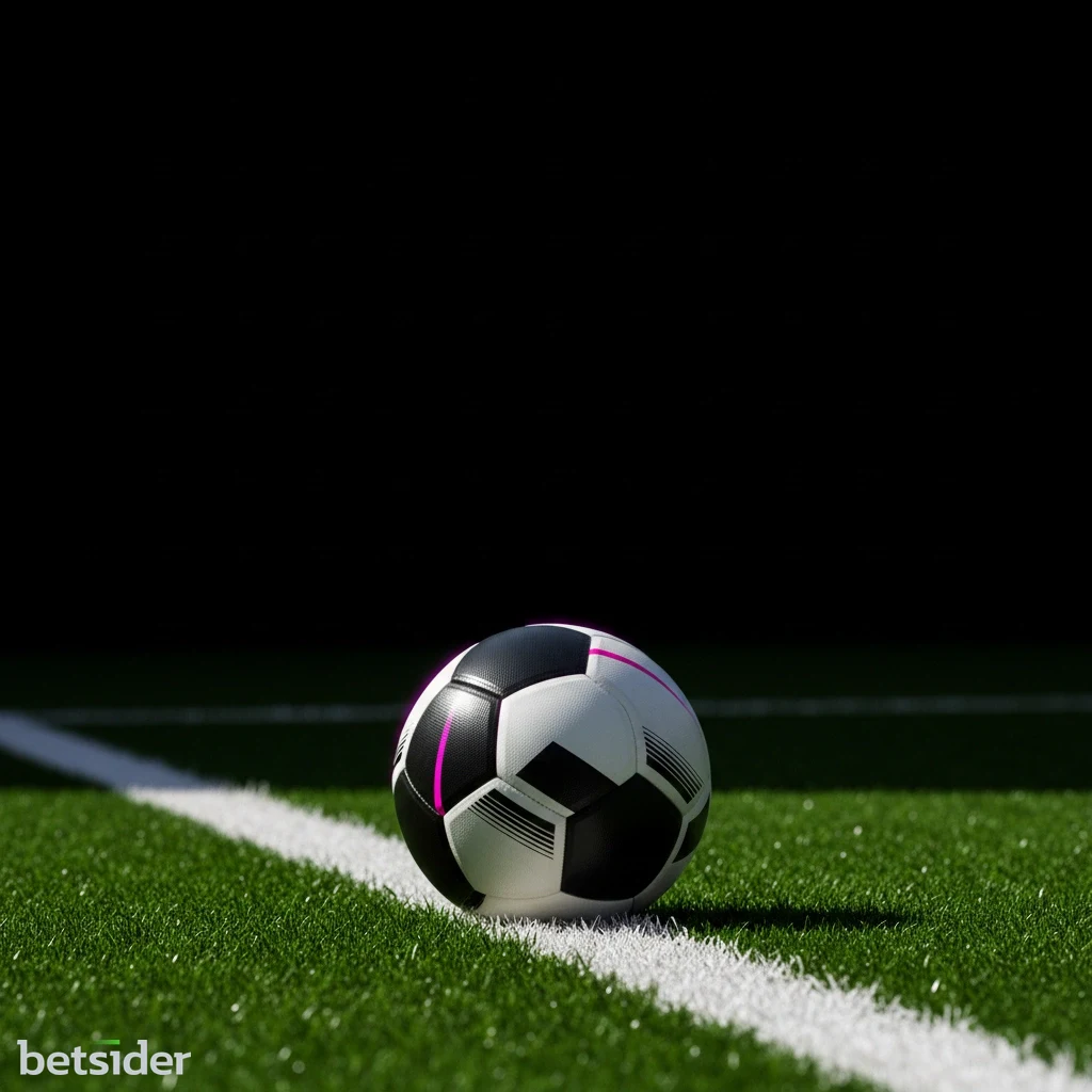 Un pallone da calcio posato sulla linea di porta di un campo da gioco, simbolo dell'assicurazione multipla.